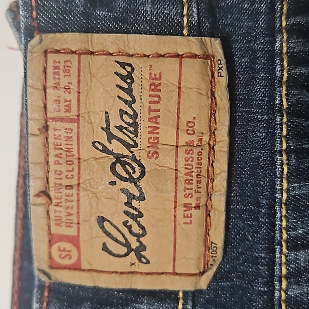 LEVI SIGNATURE STRETCH LOW RISE BOOTCUT - Picture 5 of 9